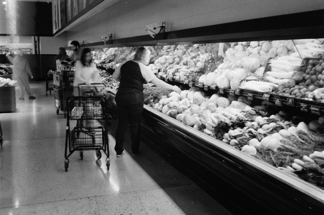 Grocery Shopping Hacks: 10 Smart Ways to Lower Your Total 1 grocery shopping hacks